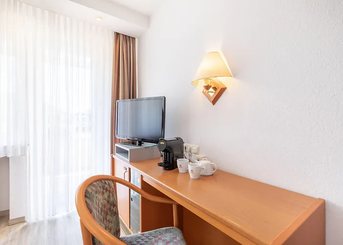 Hotel Select Elisenhof 4*